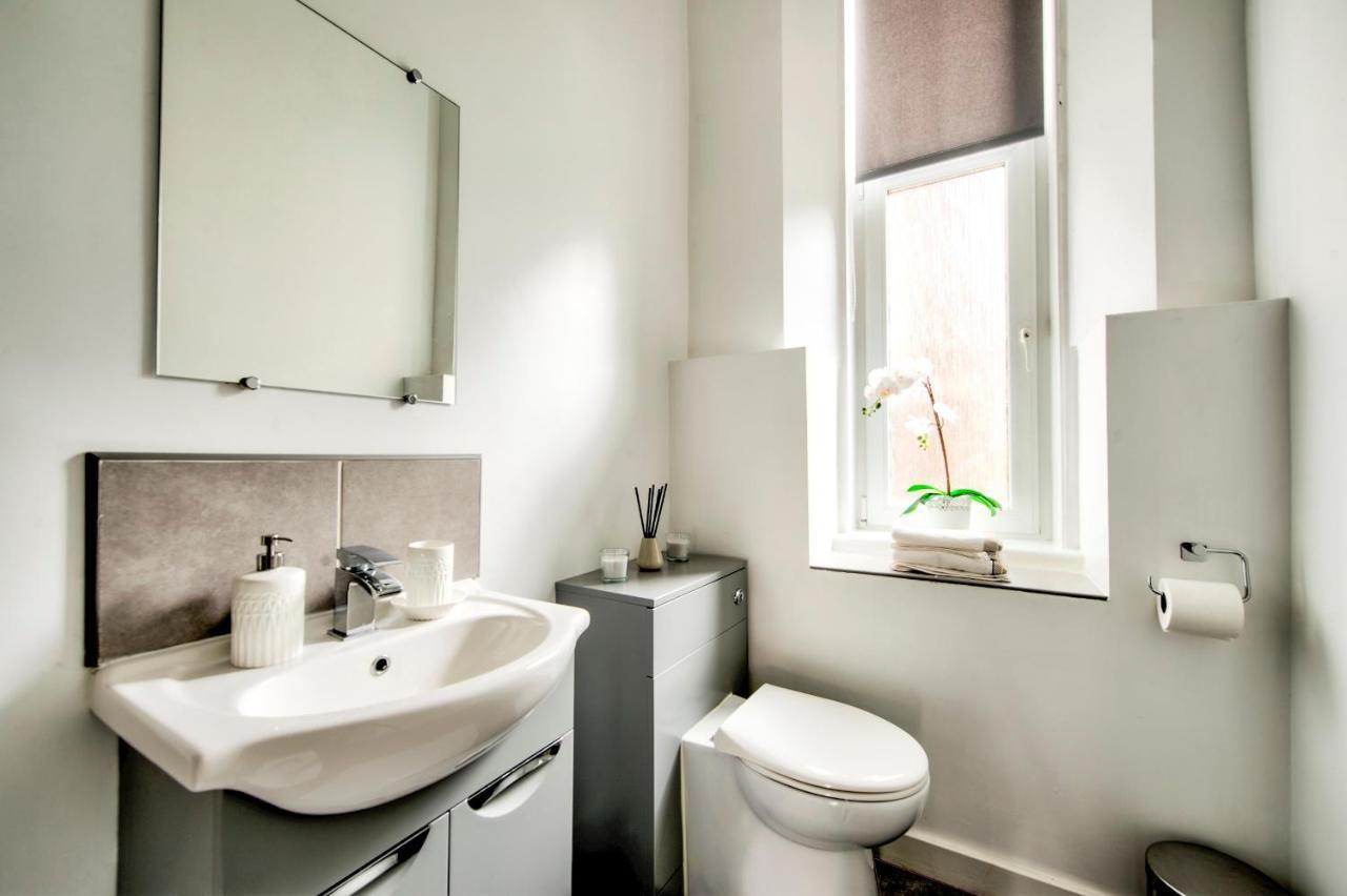 شقة غلاسغو  في Pass The Keys Stylish 2 Bed In Heart Of West End المظهر الخارجي الصورة